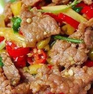 小红椒炒牛肉